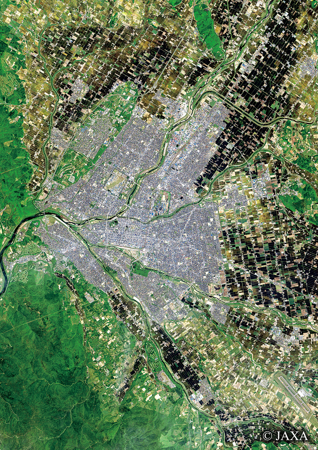 だいちから見た日本の都市 旭川市周辺:衛星画像