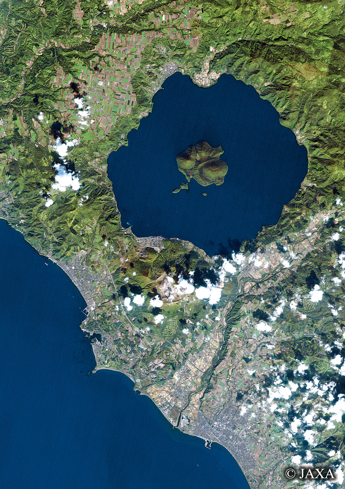 だいちから見た日本の都市 秋の洞爺湖と周辺地域:衛星画像