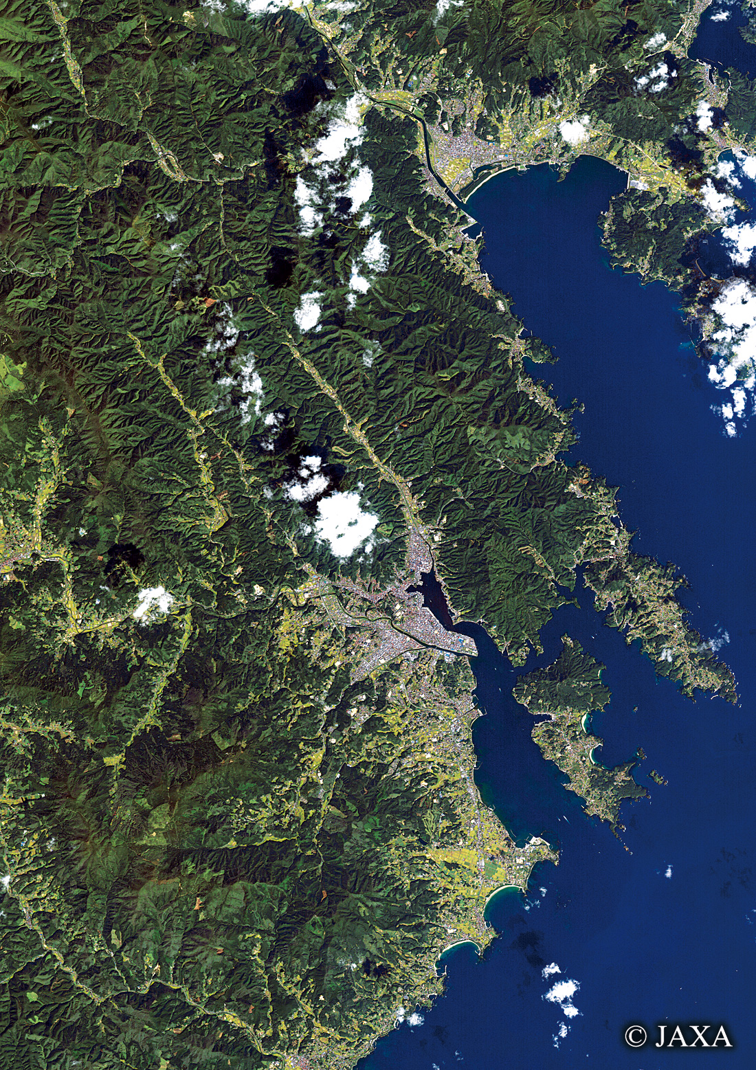 だいちから見た日本の都市 気仙沼市周辺:衛星画像