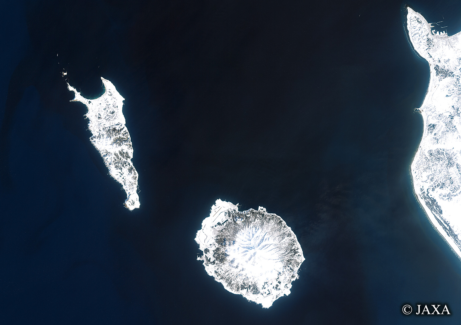 だいちから見た日本の都市 冬の礼文島・利尻島・稚内:衛星画像