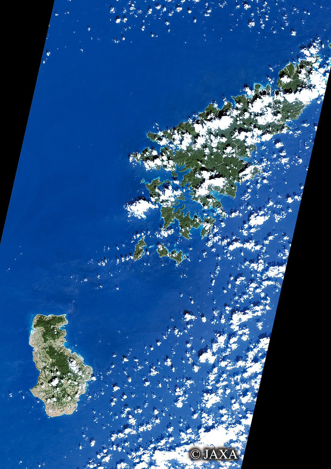 だいちから見た日本の都市 奄美大島・徳之島:衛星画像