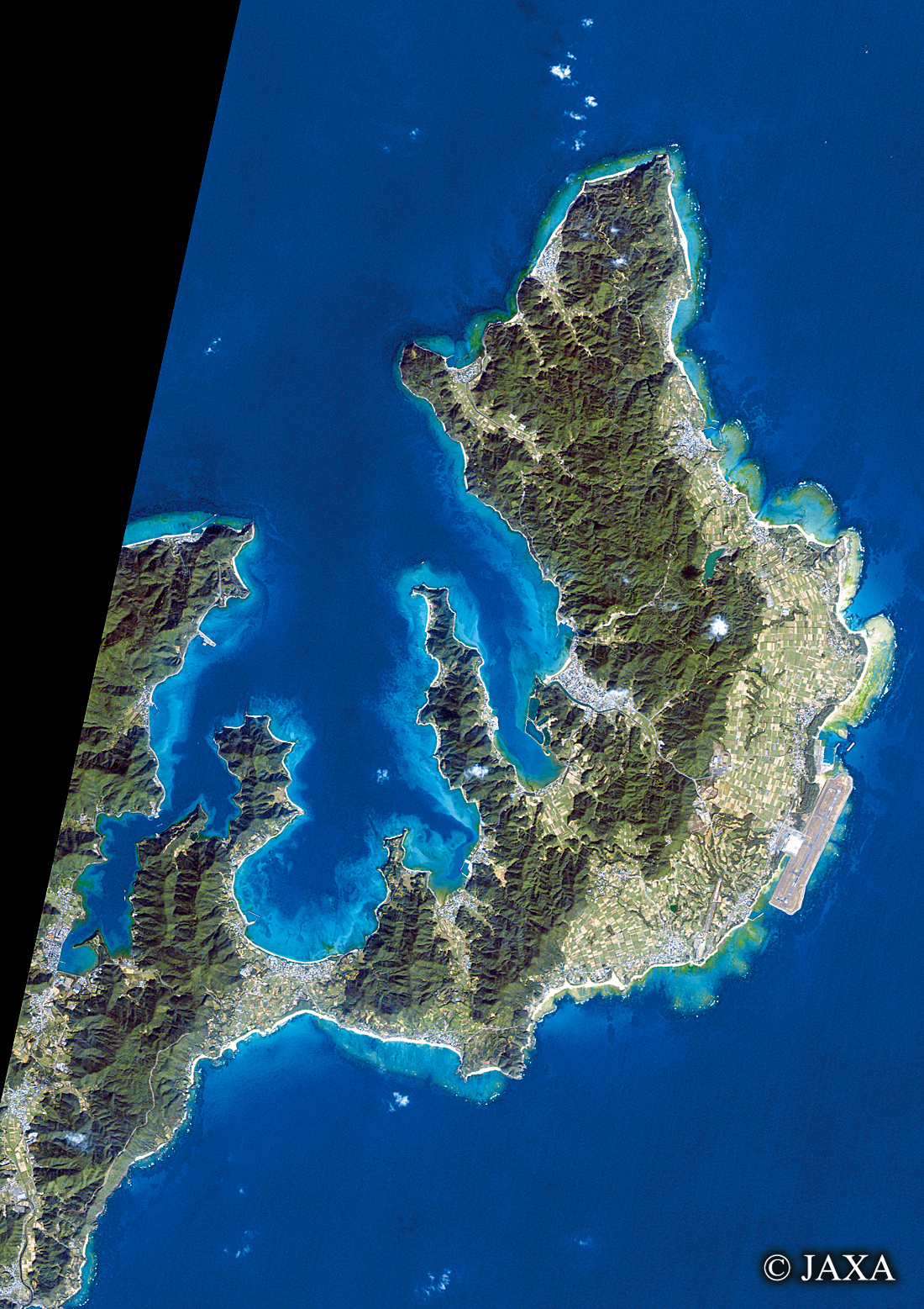 だいちから見た日本の都市 奄美空港周辺:衛星画像