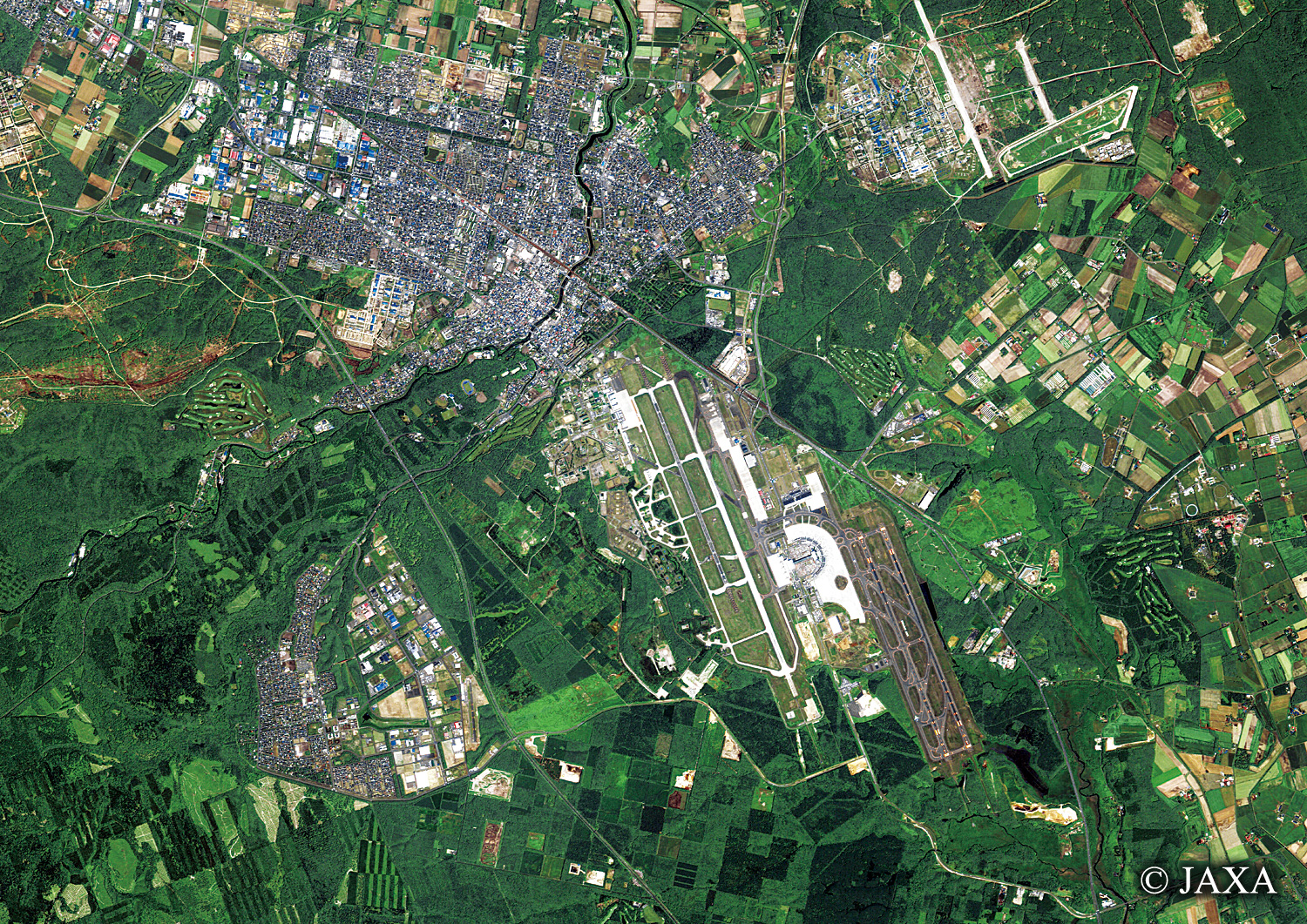 だいちから見た日本の都市 千歳空港周辺:衛星画像