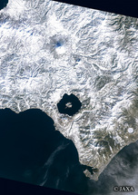 だいちから見た日本の都市 冬の洞爺湖：衛星画像