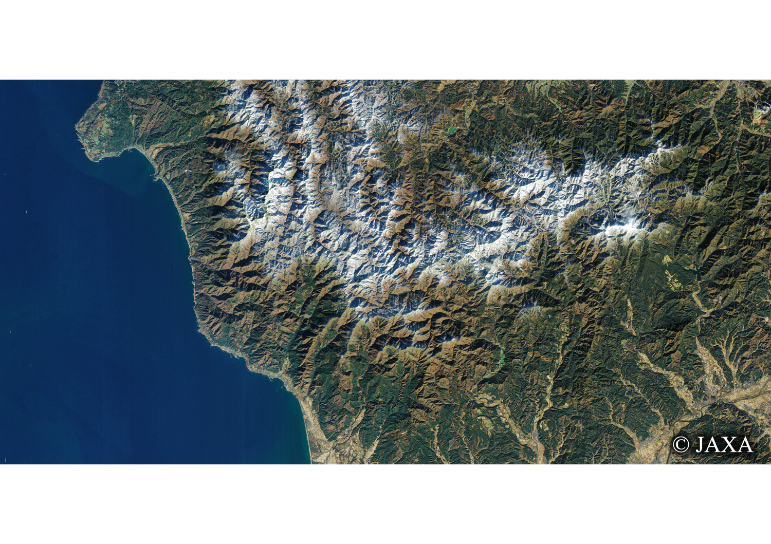 だいちから見た日本の都市 白神山地:衛星画像