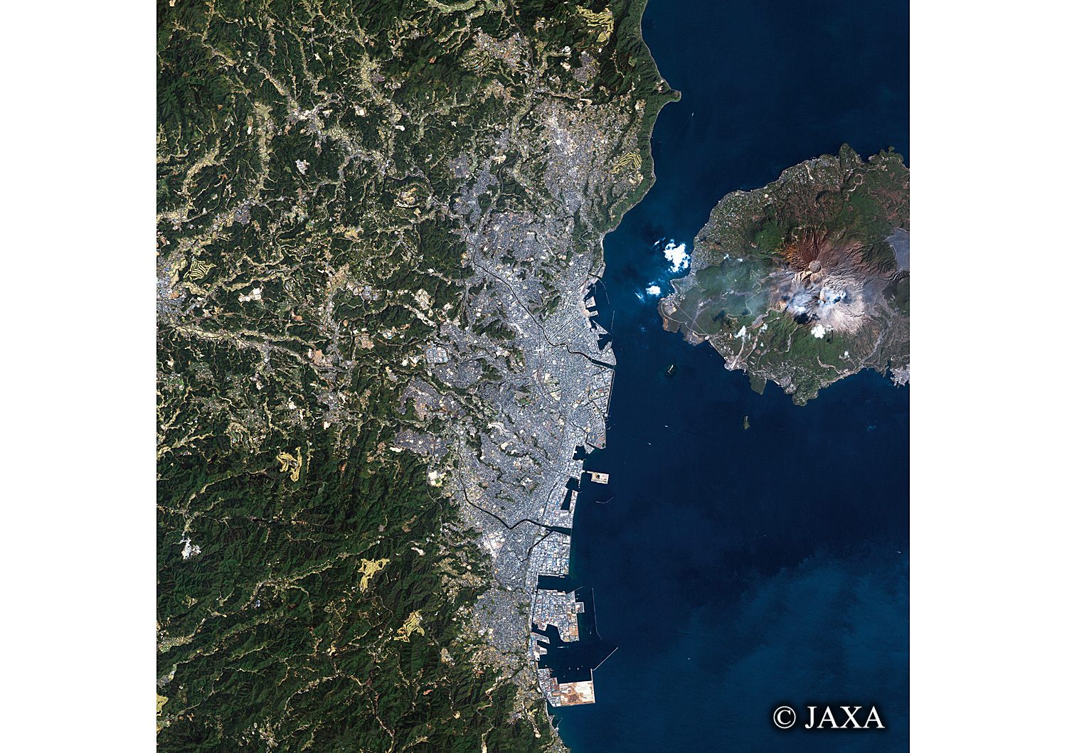 だいちから見た日本の都市 鹿児島市:衛星画像