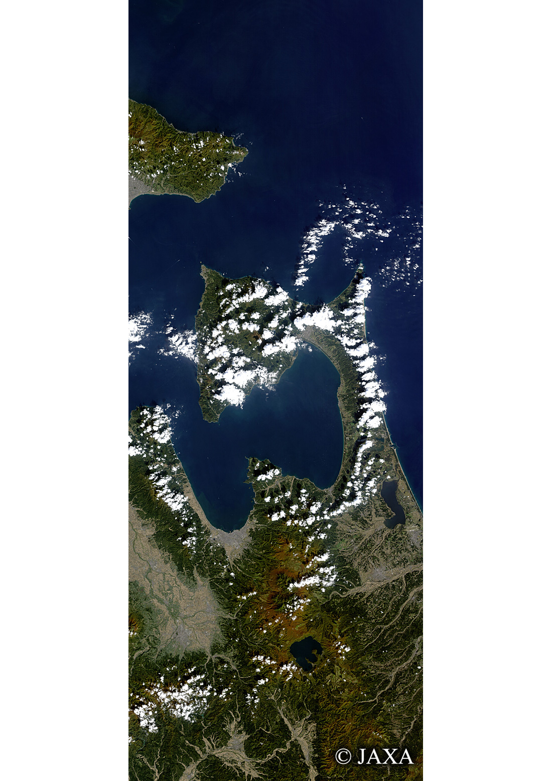 だいちから見た日本の都市 津軽海峡の秋:衛星画像