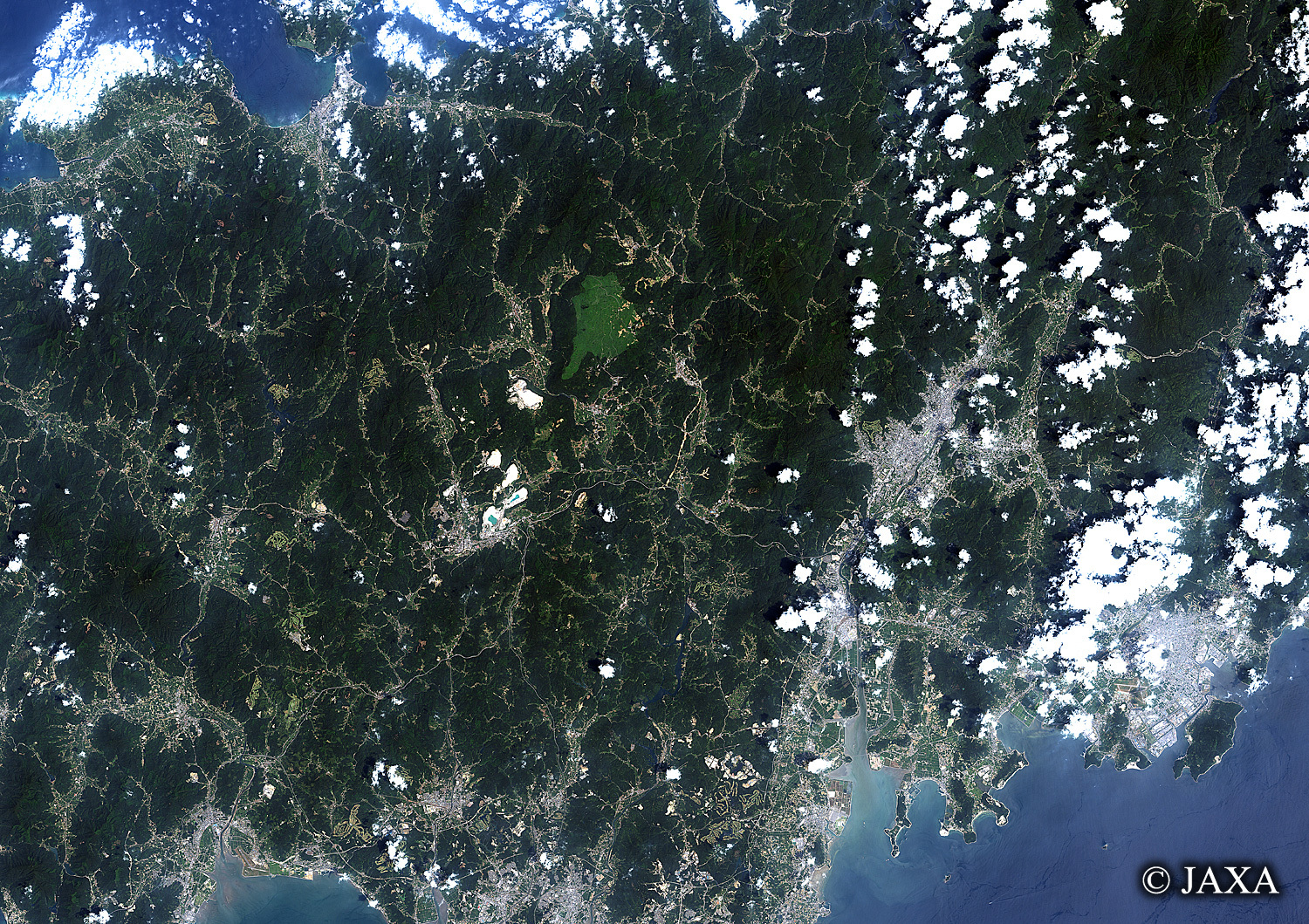 だいちから見た日本の都市 秋吉台:衛星画像