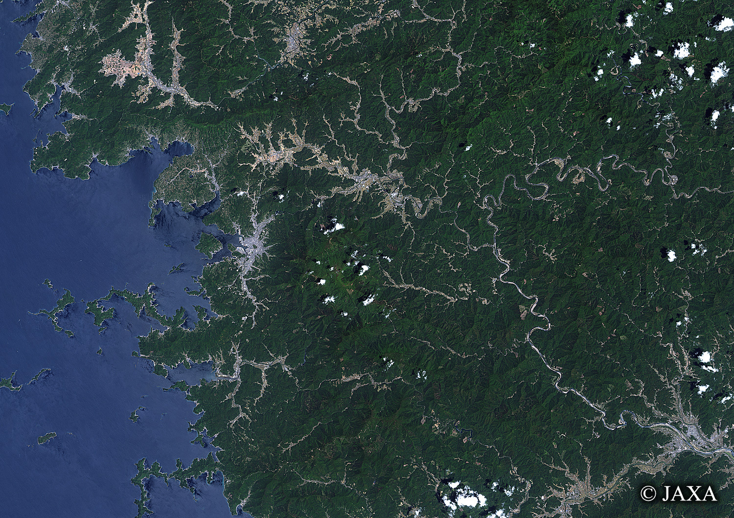 だいちから見た日本の都市 宇和島湾:衛星画像
