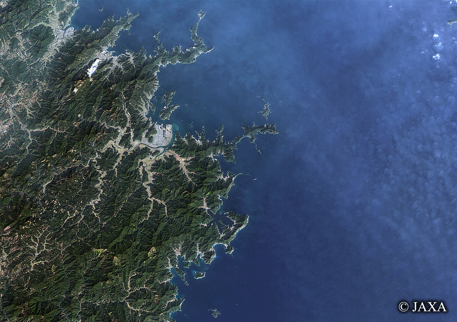 だいちから見た日本の都市 佐伯湾:衛星画像
