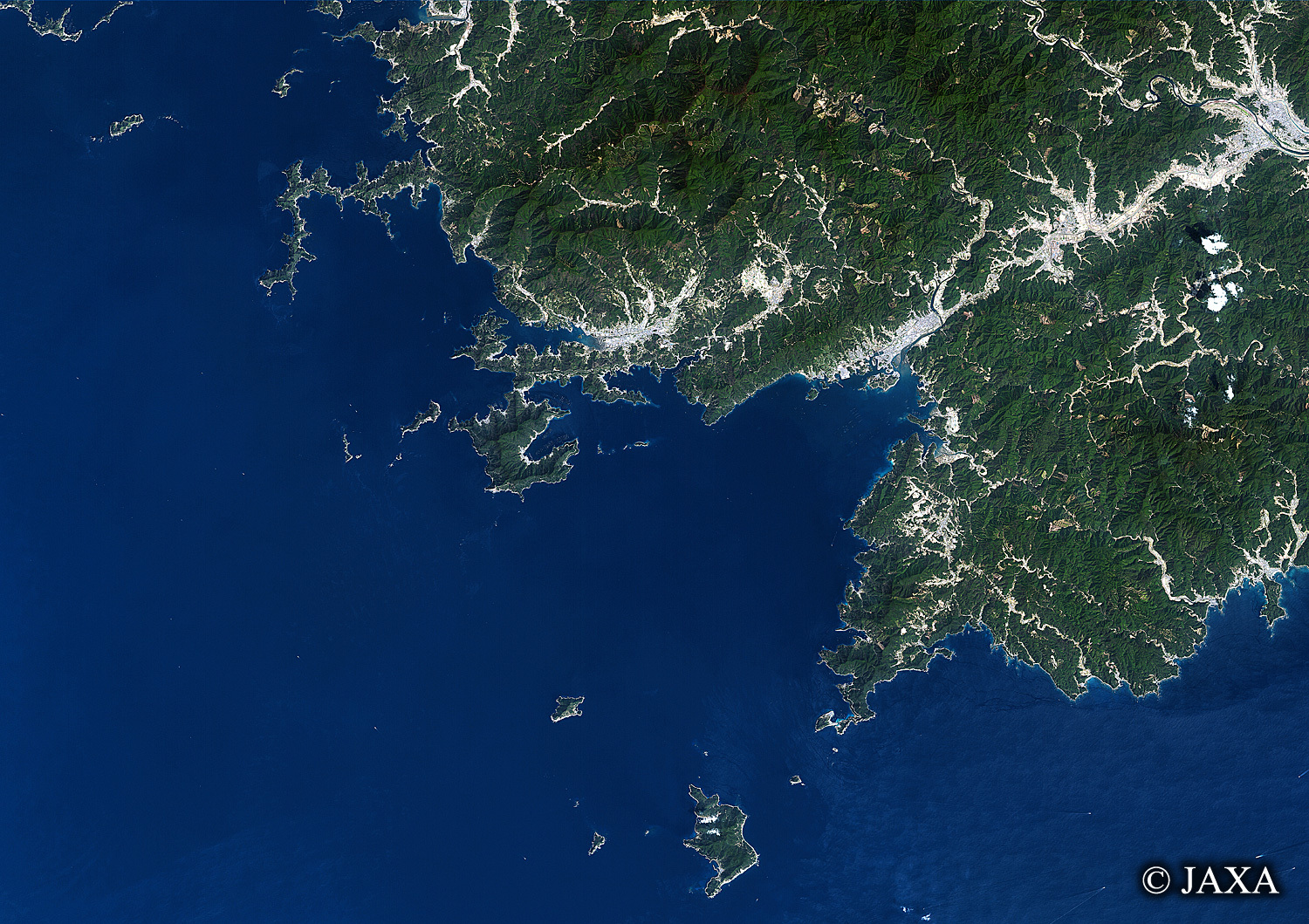 だいちから見た日本の都市 宿毛湾:衛星画像